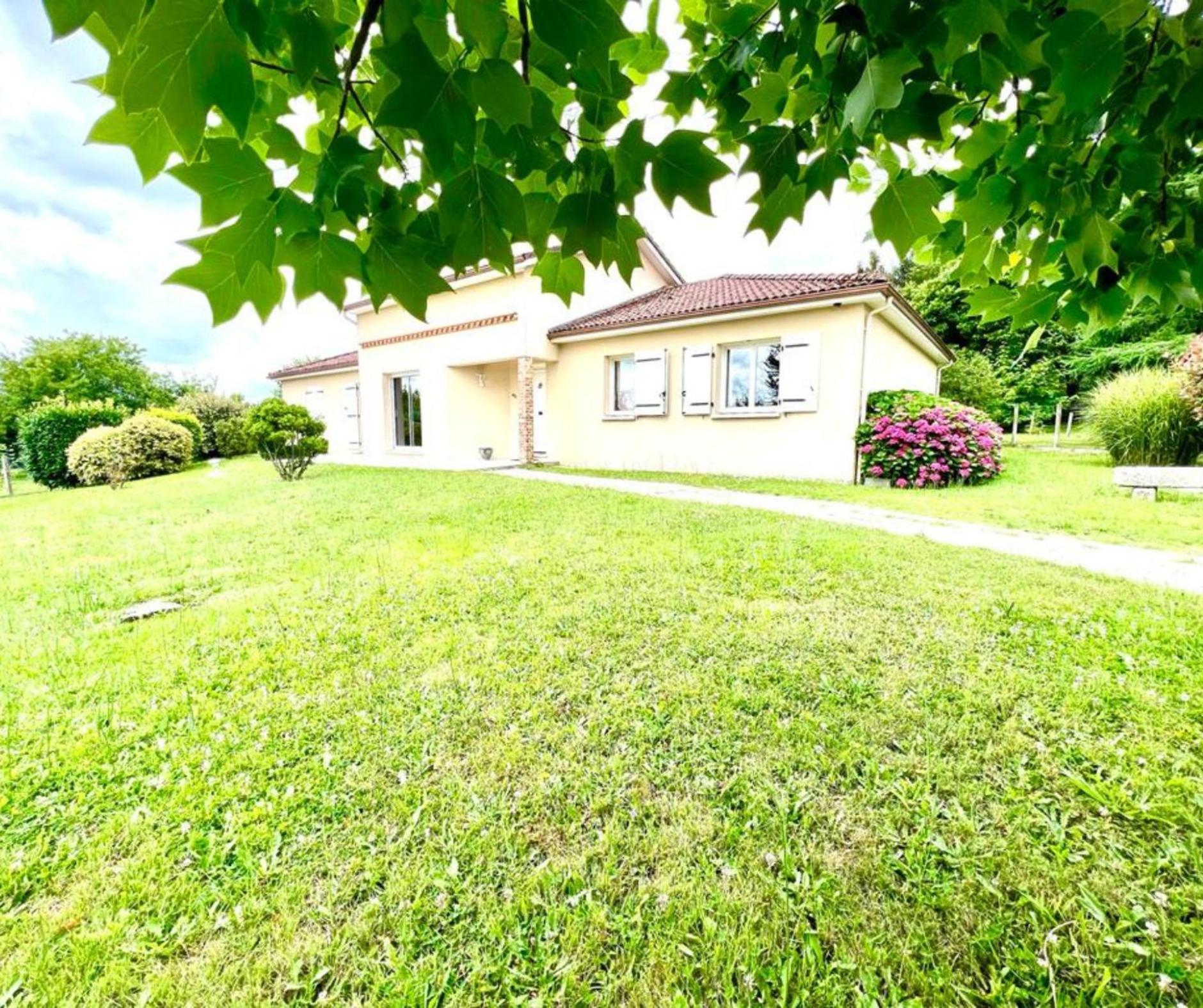 La Garde Familiale Et Spacieuse Couzeix Exteriör bild